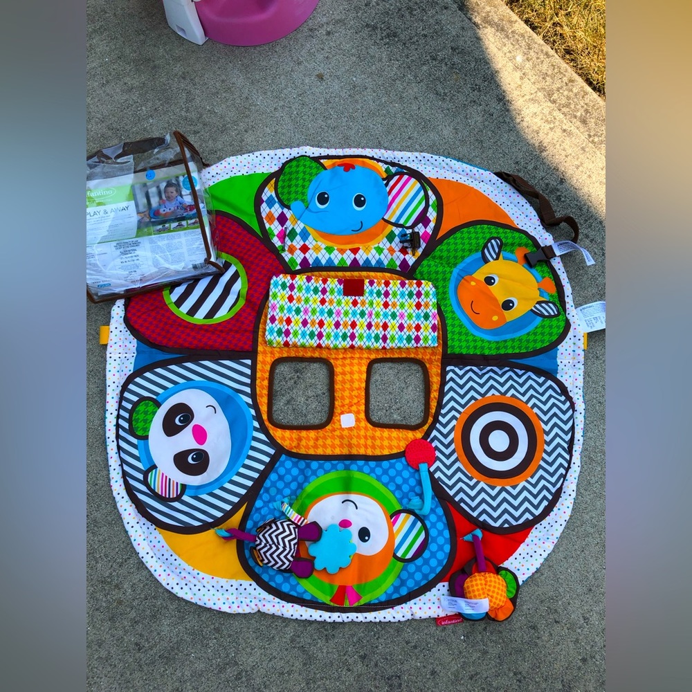 NEW Infantino Play & Away Cart Cover And Play Mat